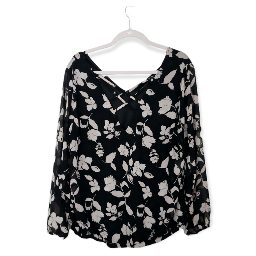 Torrid floral blousen cross back top size 2 - Picture 4 of 9